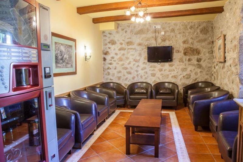 Hotel Rural Martin Banos De Montemayor Bagian luar foto