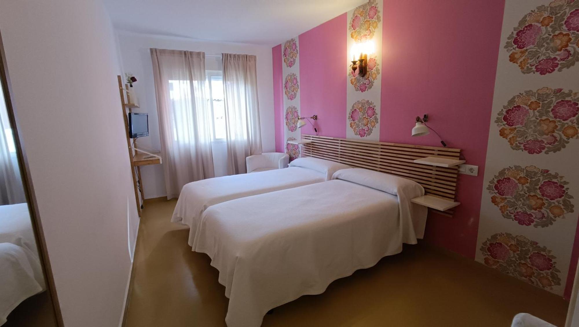 Hotel Rural Martin Banos De Montemayor Bagian luar foto