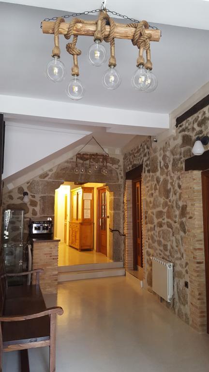 Hotel Rural Martin Banos De Montemayor Bagian luar foto